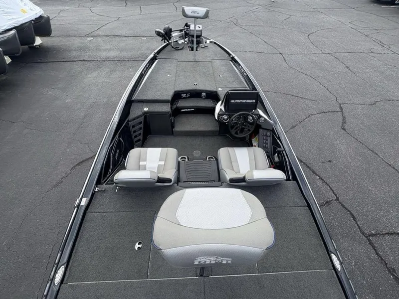 Slide: The Image of 2023 Skeeter ZXR 20 fishing boat interior with seating and steering console. - 28