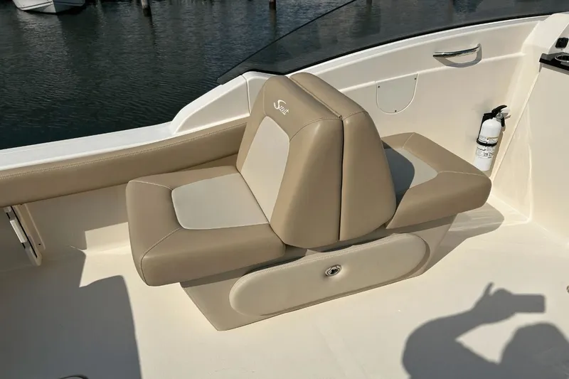 Slide: The Image of Scout 215 Dorado 2022 - 11