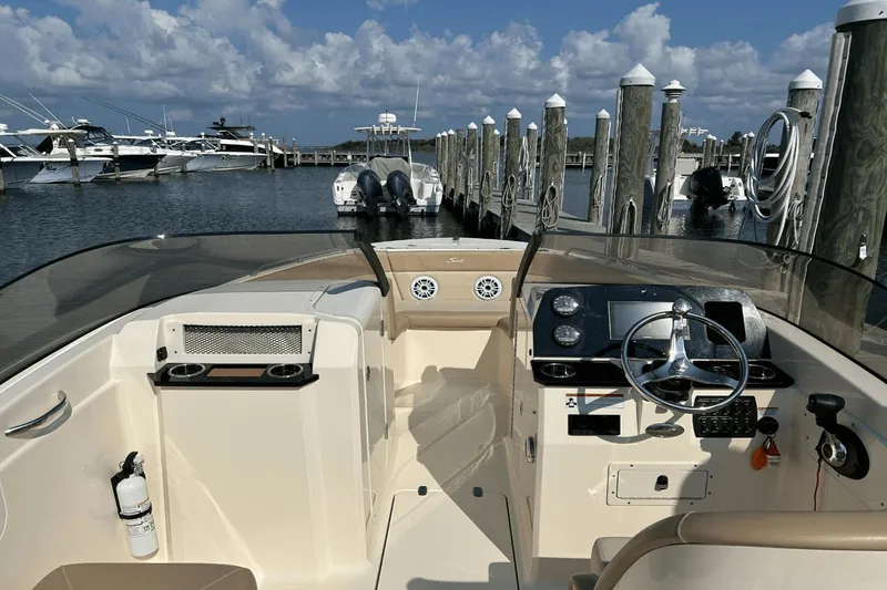 Slide: The Image of Scout 215 Dorado 2022 - 16