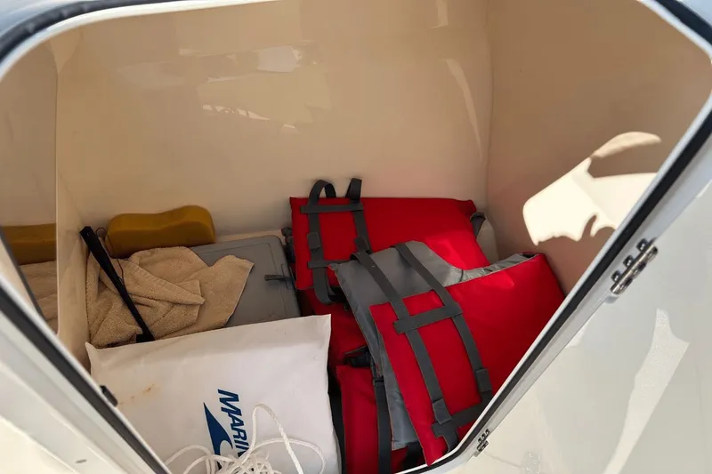Slide: The Image of Scout 215 Dorado 2022 - 22