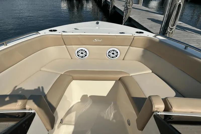 Slide: The Image of Scout 215 Dorado 2022 - 26