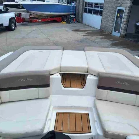 Slide: The Image of Sea Ray 250 SLX 2013 - 14