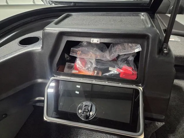 Slide: The Image of Lund 1875 Crossover XS 2026 - 18