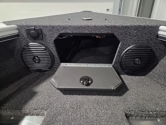 Slide: The Image of Lund 1875 Crossover XS 2026 - 30