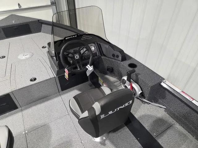 Slide: The Image of Lund 1800 Explorer SS 2026 - 13