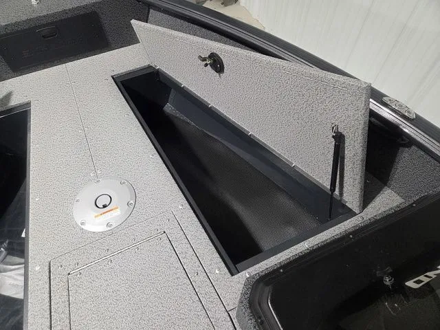 Slide: The Image of Lund 1800 Explorer SS 2026 - 22