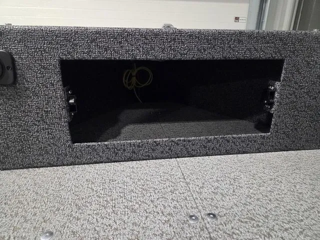 Slide: The Image of Lund 1800 Explorer SS 2026 - 24