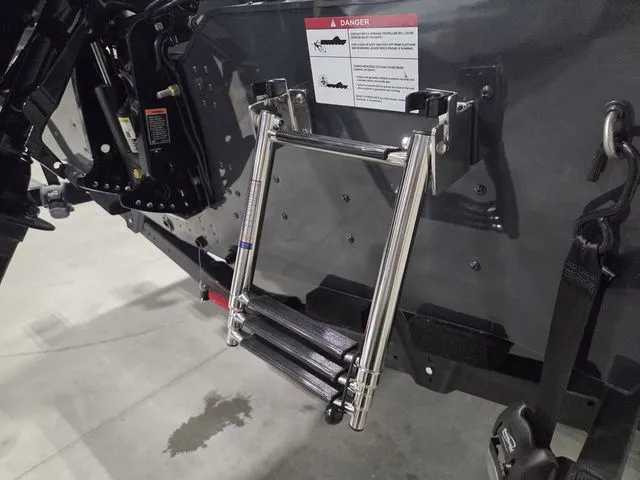 Slide: The Image of Lund 1800 Explorer SS 2026 - 6