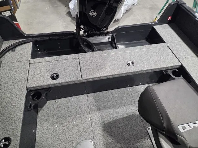 Slide: The Image of Lund 1800 Explorer SS 2026 - 7