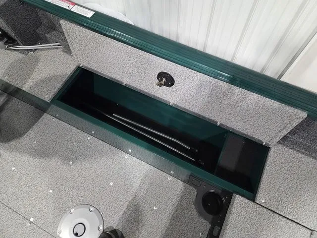 Slide: The Image of Lund 1800 Explorer Sport 2026 - 13