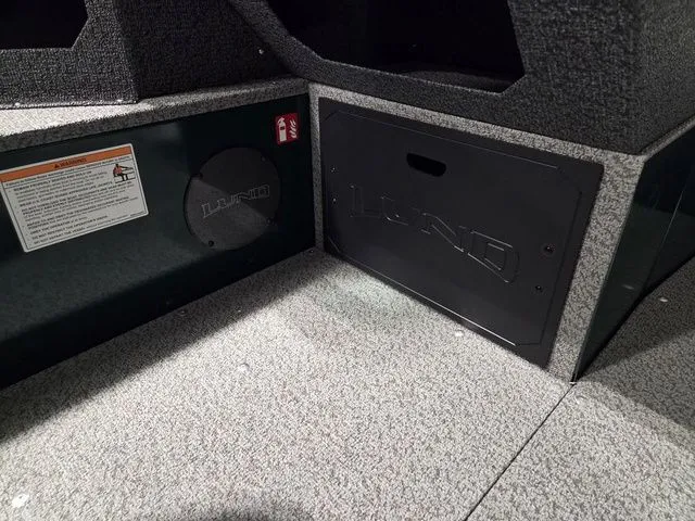 Slide: The Image of Lund 1800 Explorer Sport 2026 - 20