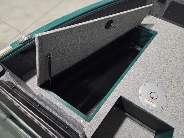 Slide: The Image of Lund 1800 Explorer Sport 2026 - 24