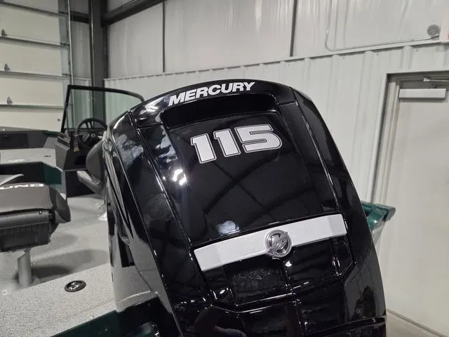 Slide: The Image of Lund 1800 Explorer Sport 2026 - 5