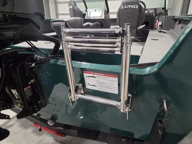 Slide: The Image of Lund 1800 Explorer Sport 2026 - 6