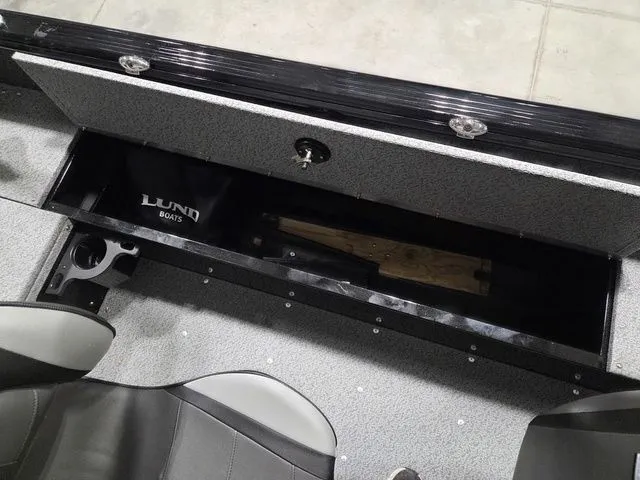 Slide: The Image of Lund 1800 Explorer Sport 2026 - 13