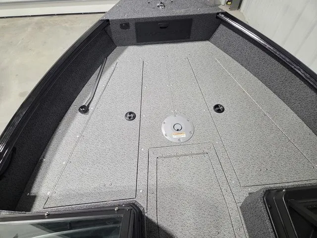 Slide: The Image of Lund 1800 Explorer Sport 2026 - 26