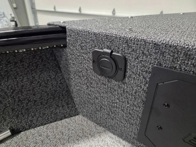 Slide: The Image of Lund 1800 Explorer Sport 2026 - 31