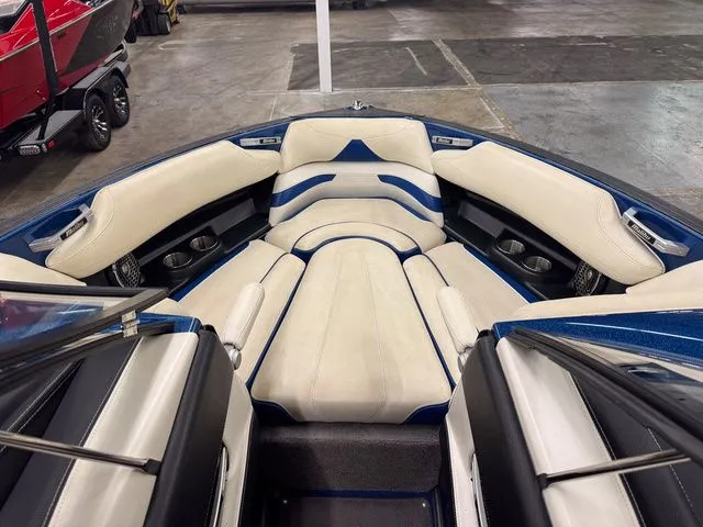 Slide: The Image of Malibu Wakesetter 23 LSV 2015 - 8