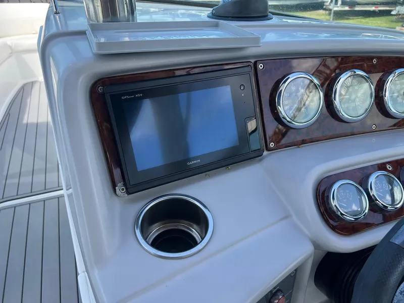 Slide: The Image of Dashboard of 2004 Formula 280 Bowrider with Garmin GPS and gauges. - 9