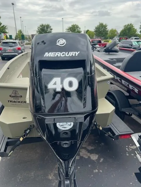 Slide: The Image of 2026 Tracker Grizzly 1650 T Prairie Wings Edition with Mercury 40 outboard motor. - 4