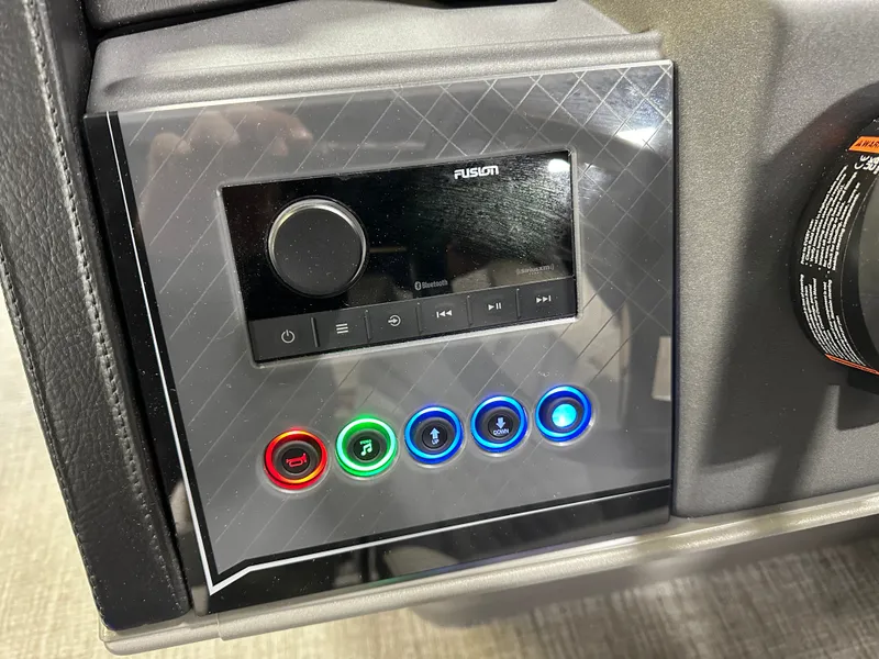 Slide: The Image of Tahoe Cascade 2385 Cruise Rear Bench (CRB) & Honda 4-Stroke EFI 2025 - 16