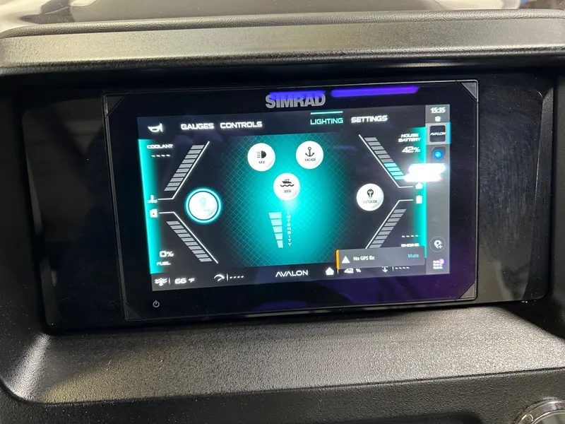 Slide: The Image of Tahoe Cascade 2385 Cruise Rear Bench (CRB) & Honda 4-Stroke EFI 2025 - 17