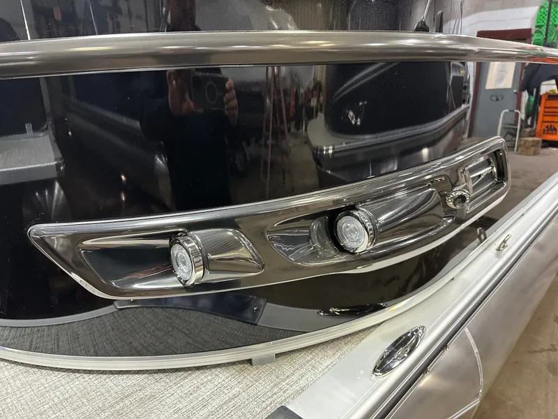 Slide: The Image of Tahoe Cascade 2385 Cruise Rear Bench (CRB) & Honda 4-Stroke EFI 2025 - 46