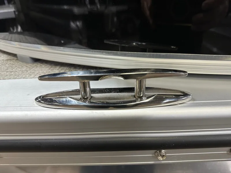 Slide: The Image of Tahoe Cascade 2385 Cruise Rear Bench (CRB) & Honda 4-Stroke EFI 2025 - 47