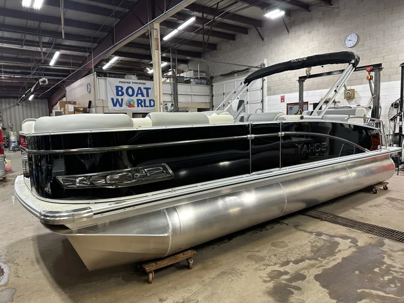 Slide: The Image of Tahoe Cascade 2385 Cruise Rear Bench (CRB) & Honda 4-Stroke EFI 2025 - 48