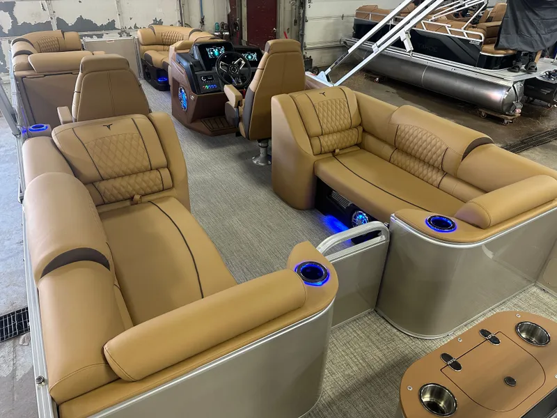 Slide: The Image of Tahoe Cascade 2385 Quad Lounge & Honda 4-Stroke EFI 2025 - 24