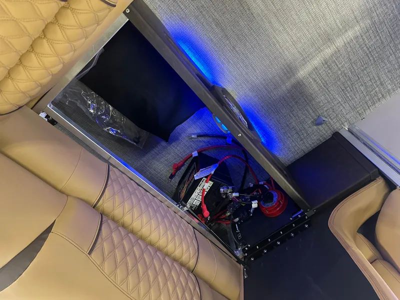 Slide: The Image of Tahoe Cascade 2385 Quad Lounge & Honda 4-Stroke EFI 2025 - 34