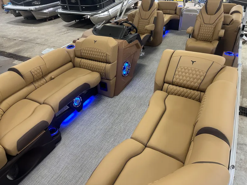 Slide: The Image of Tahoe Cascade 2385 Quad Lounge & Honda 4-Stroke EFI 2025 - 35