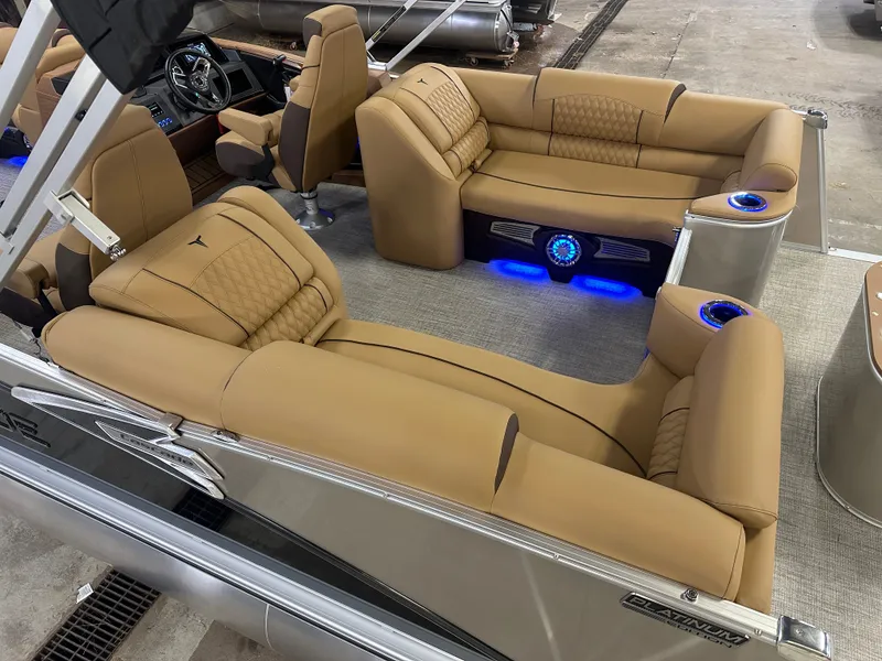 Slide: The Image of Tahoe Cascade 2385 Quad Lounge & Honda 4-Stroke EFI 2025 - 5