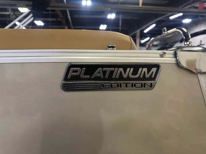 Slide: The Image of Tahoe Cascade 2385 Quad Lounge & Honda 4-Stroke EFI 2025 - 50