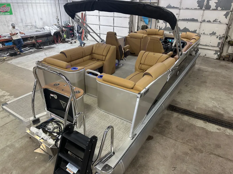 Slide: The Image of Tahoe Cascade 2385 Quad Lounge & Honda 4-Stroke EFI 2025 - 52