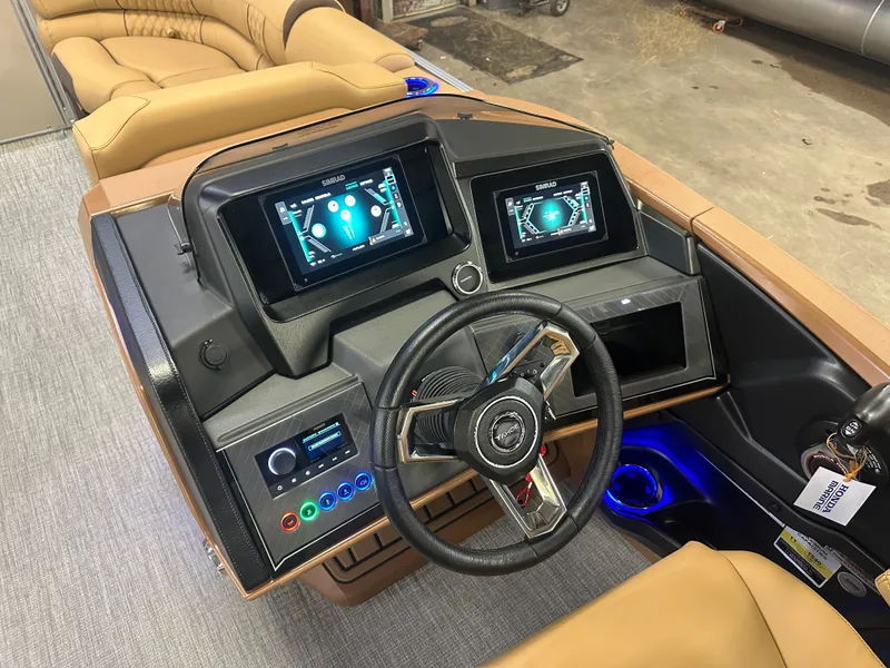 Slide: The Image of Tahoe Cascade Quad Lounge 2385 & 4-Stroke 2025 - 14