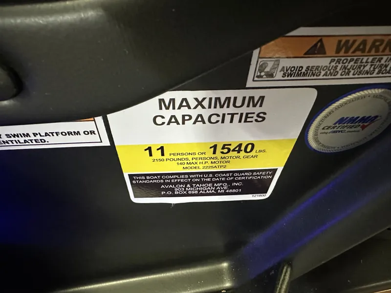 Slide: The Image of Tahoe Cascade Quad Lounge 2385 & 4-Stroke 2025 - 20