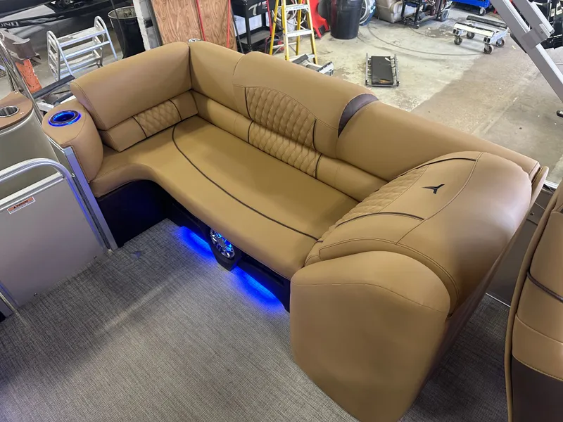 Slide: The Image of Tahoe Cascade Quad Lounge 2385 & 4-Stroke 2025 - 22