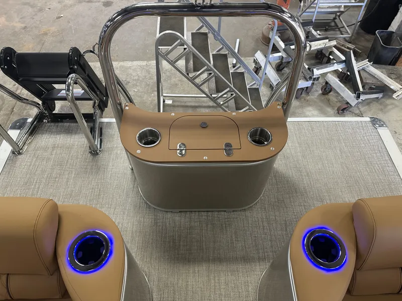 Slide: The Image of Tahoe Cascade Quad Lounge 2385 & 4-Stroke 2025 - 23