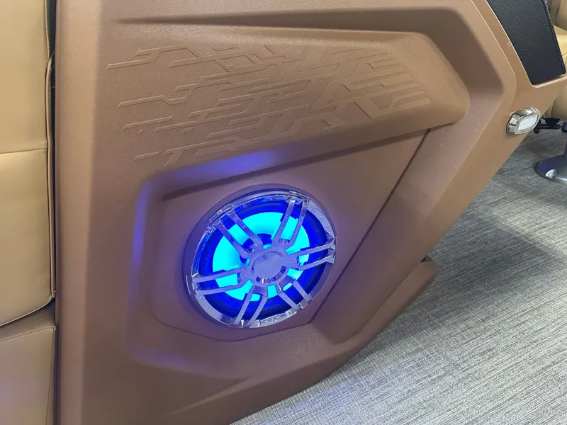 Slide: The Image of Tahoe Cascade Quad Lounge 2385 & 4-Stroke 2025 - 31