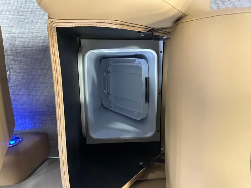 Slide: The Image of Tahoe Cascade Quad Lounge 2385 & 4-Stroke 2025 - 33