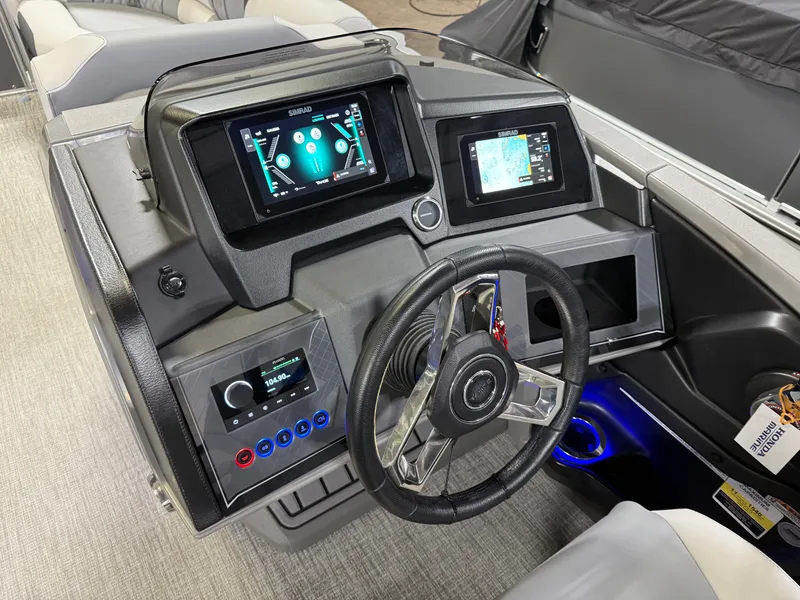 Slide: The Image of Tahoe Cascade 2385 Quad Lounge & Honda 4-Stroke EFI 2025 - 13