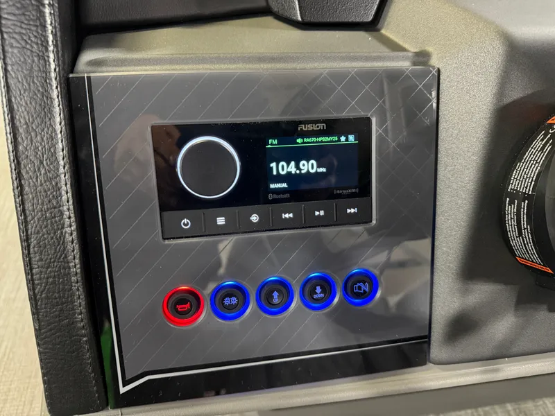 Slide: The Image of Tahoe Cascade 2385 Quad Lounge & Honda 4-Stroke EFI 2025 - 14