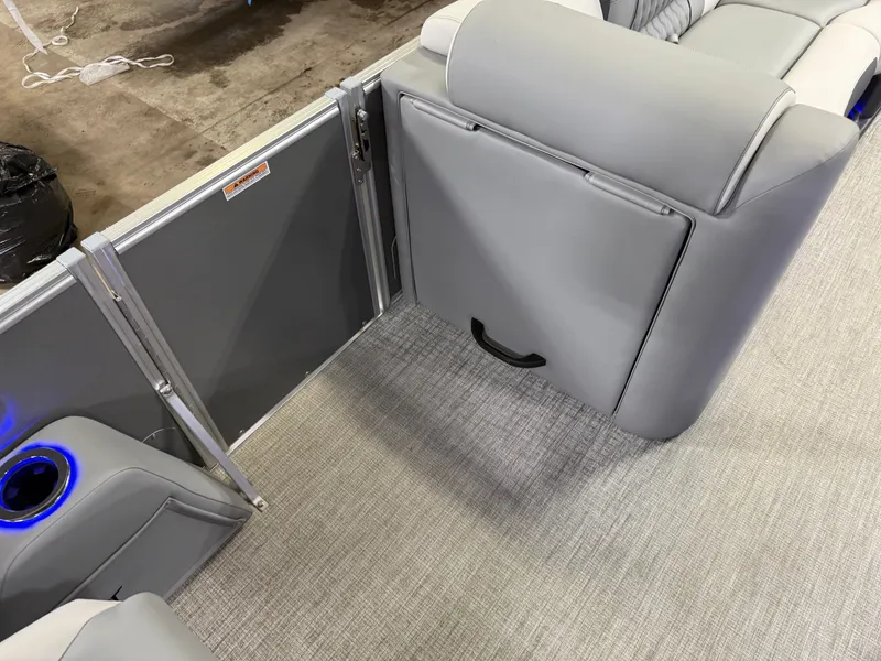 Slide: The Image of Tahoe Cascade 2385 Quad Lounge & Honda 4-Stroke EFI 2025 - 25