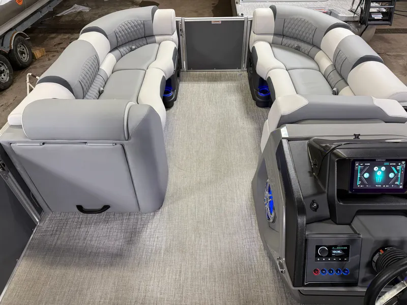 Slide: The Image of Tahoe Cascade 2385 Quad Lounge & Honda 4-Stroke EFI 2025 - 30