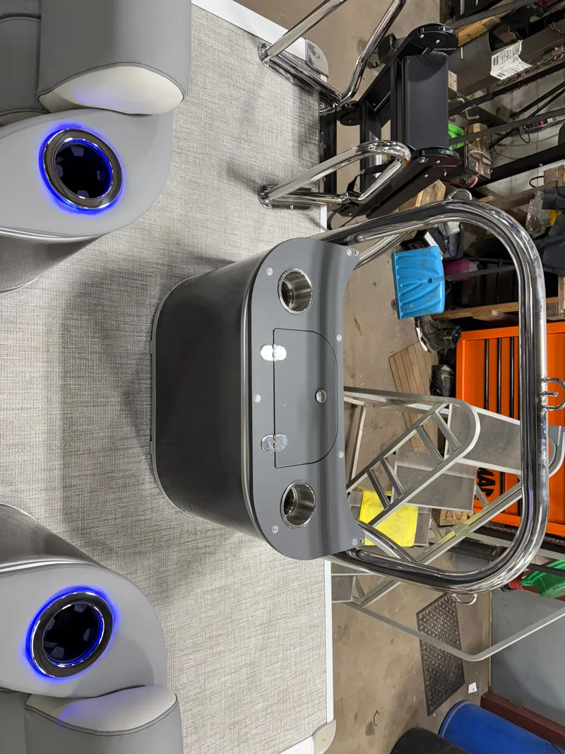 Slide: The Image of Tahoe Cascade 2385 Quad Lounge & Honda 4-Stroke EFI 2025 - 38