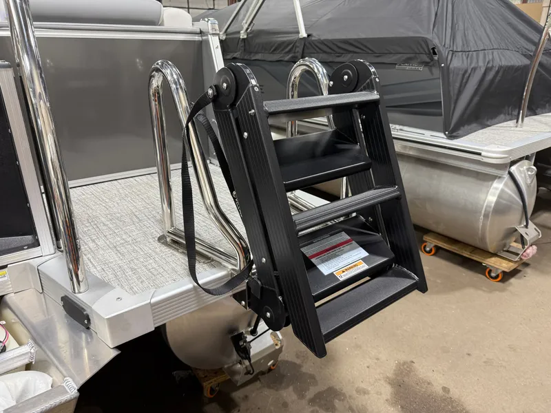 Slide: The Image of Tahoe Cascade 2385 Quad Lounge & Honda 4-Stroke EFI 2025 - 52