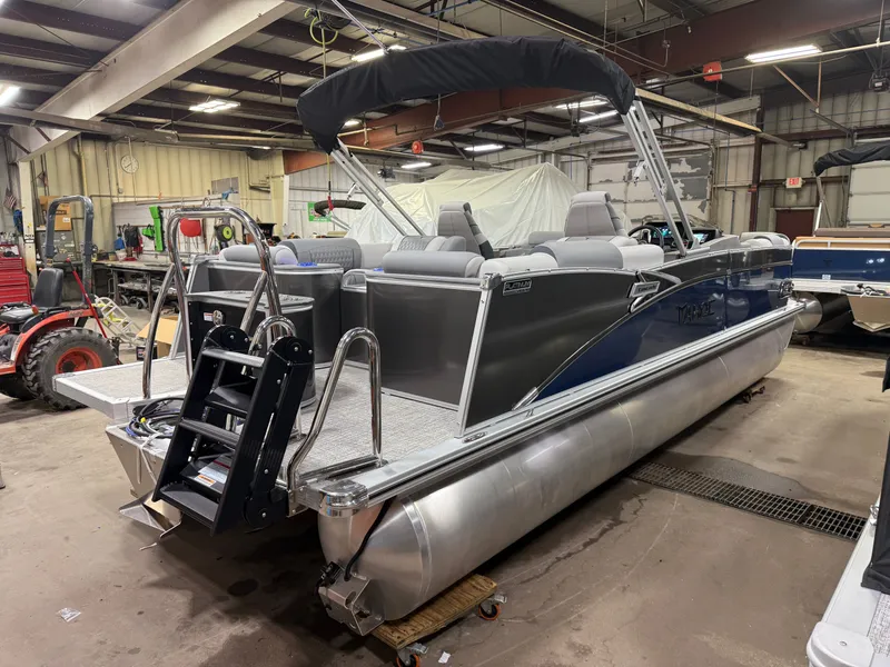 Slide: The Image of Tahoe Cascade 2385 Quad Lounge & Honda 4-Stroke EFI 2025 - 54