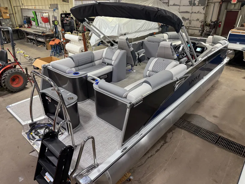 Slide: The Image of Tahoe Cascade 2385 Quad Lounge & Honda 4-Stroke EFI 2025 - 56