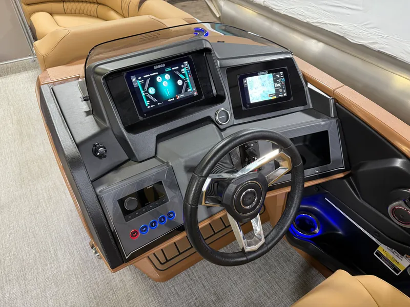 Slide: The Image of Tahoe Cascade 2385 Quad Lounge & Honda 4-Stroke EFI 2025 - 13